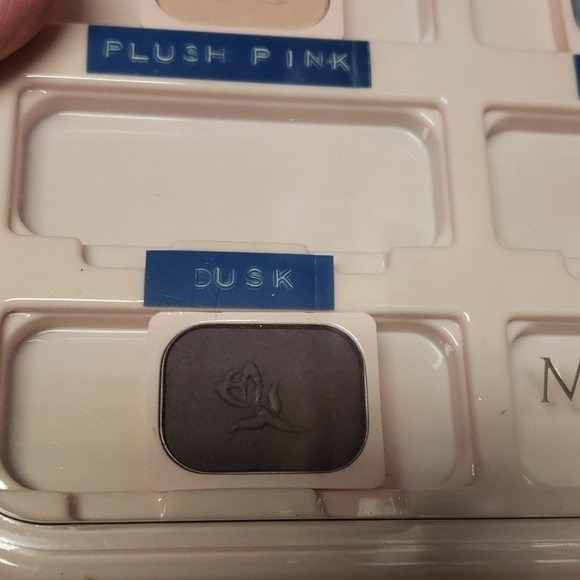 Mary Kay Retired 2226 Tray with 5 Unused Eye Colors - Picture 5 of 6